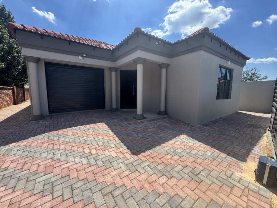 3 Bedroom Property for Sale in Flamwood North West